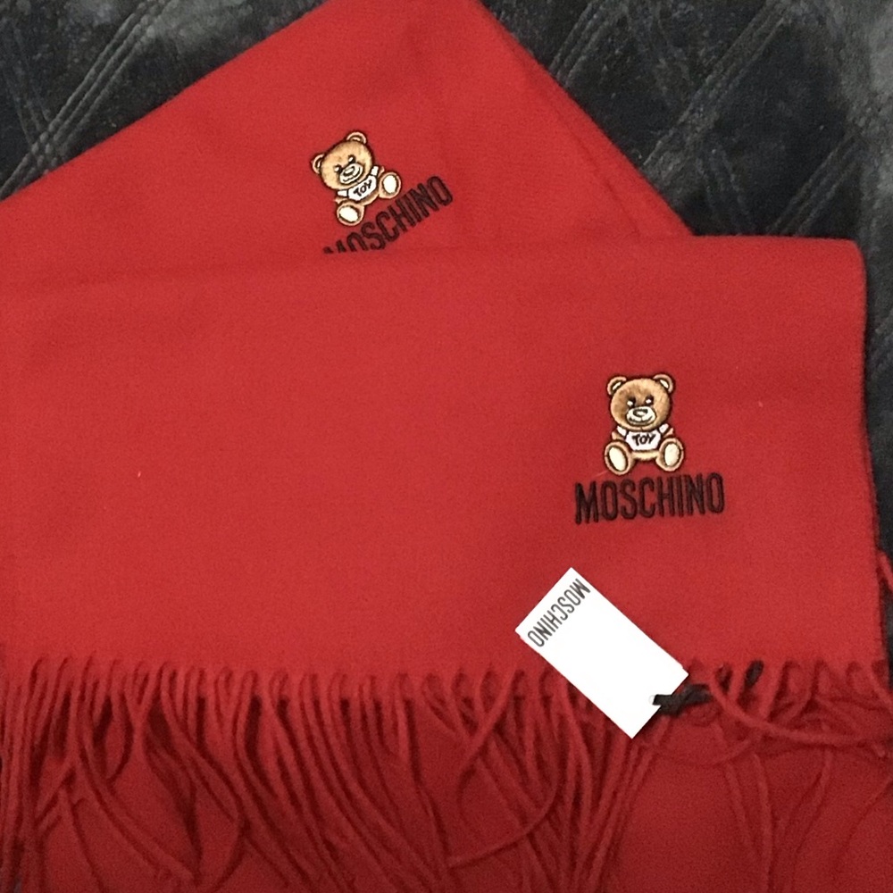 Moschino scarf
